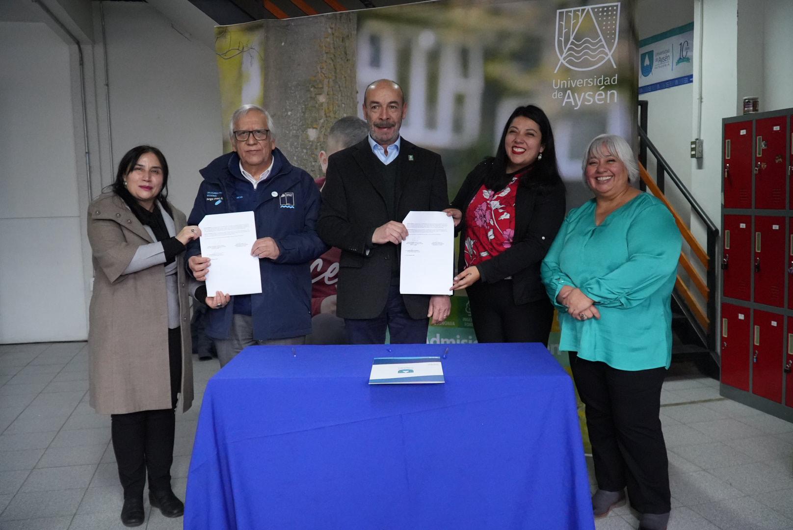 UAysén firma convenio con  MOP Aysén  que impulsará su crecimiento en infraestructura