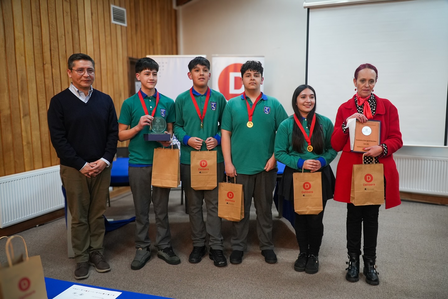 Escuela Eusebio Ibar Schepeler de La Junta gana Final Regional del Torneo Delibera 2025