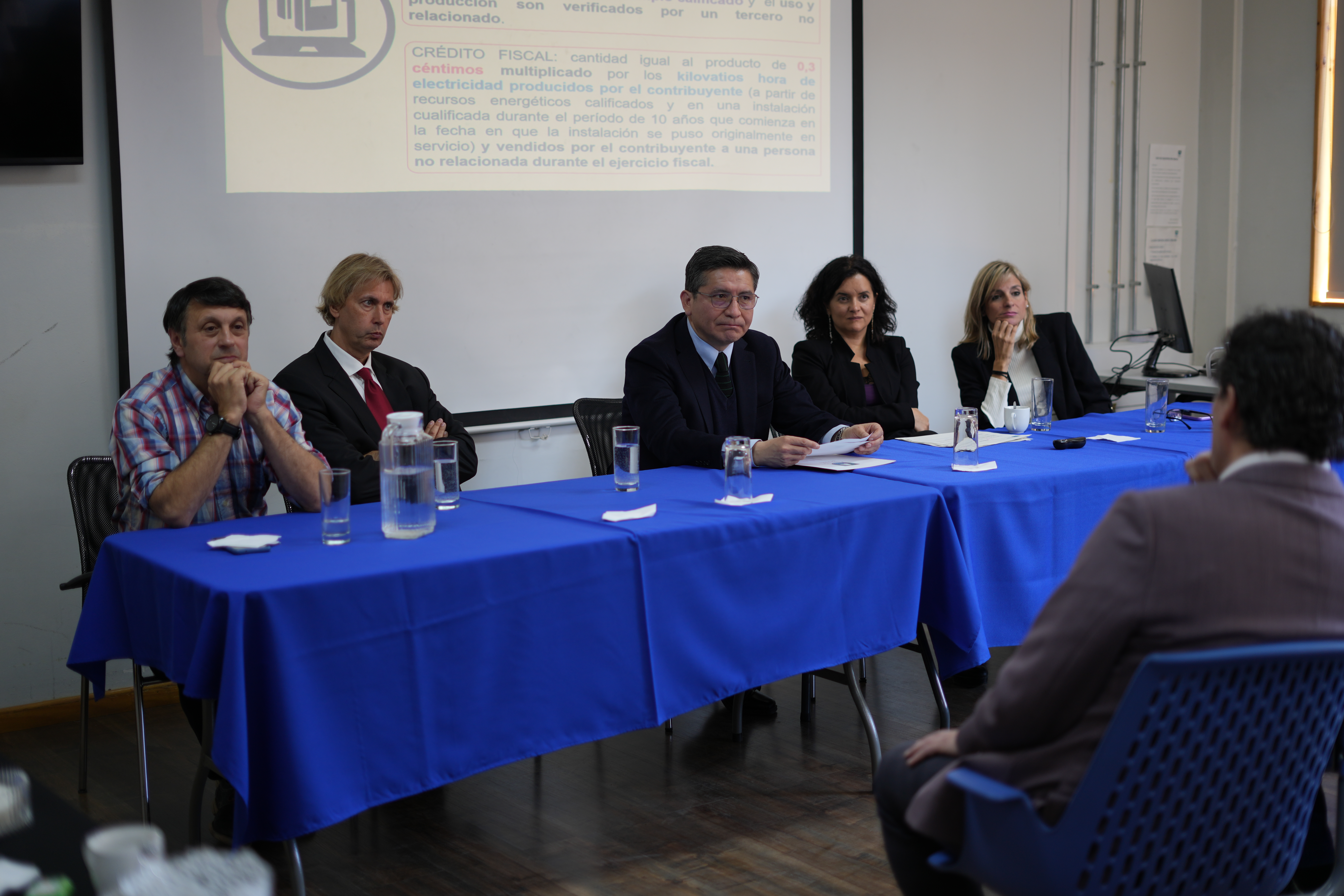 Universidad de Aysén realizó Seminario sobre Derecho, Tributación y Desarrollo Sostenible con académicos de Cataluña