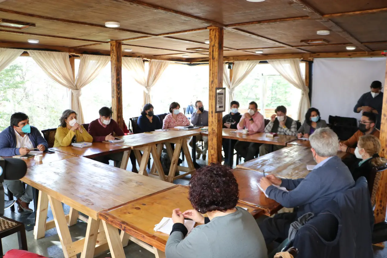 Gobierno Regional y Universidad de Aysén se reúnen a priorizar espacios de trabajo conjunto