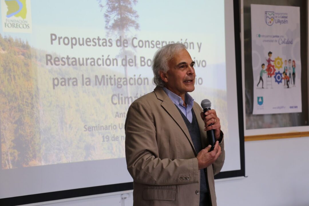 Universidad de Aysén realizó seminario sobre bosques, cambio climático y sociedad